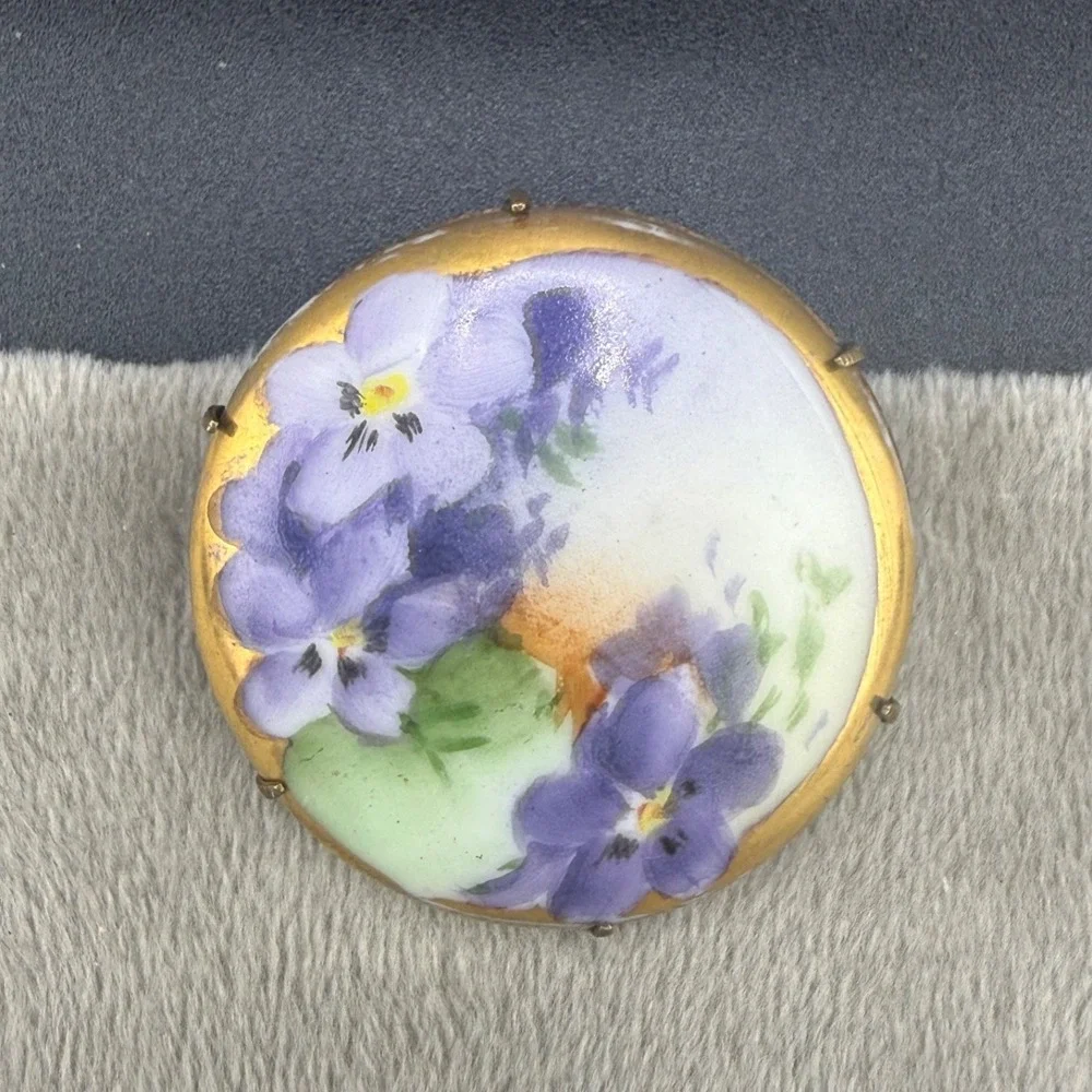 Vintage‎ Victorian Porcelain Brooch Hand Painted Violets Flower Round